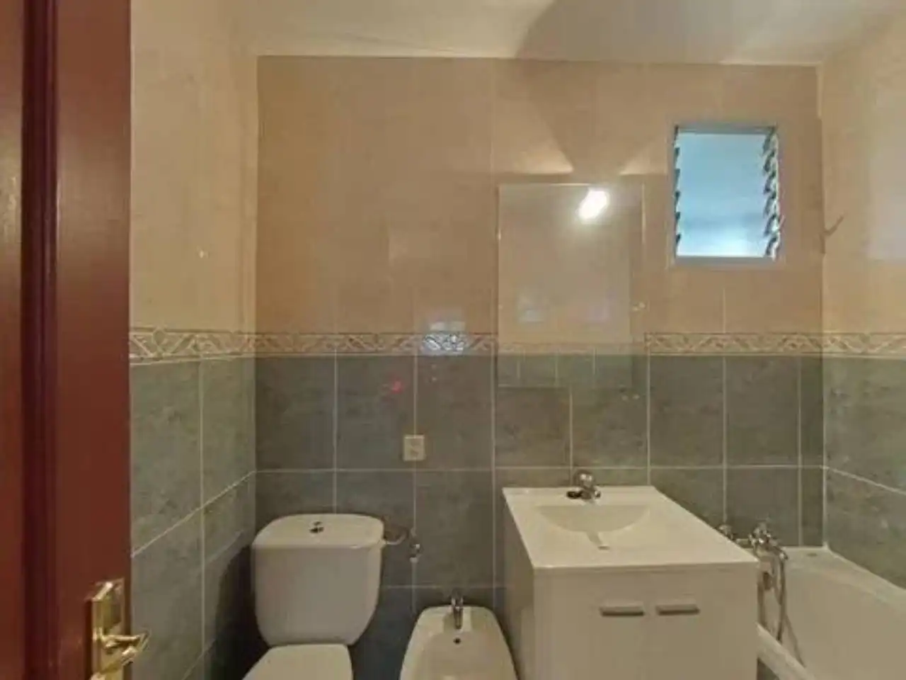 Bathroom of Flat for sale in Alcalá de Henares