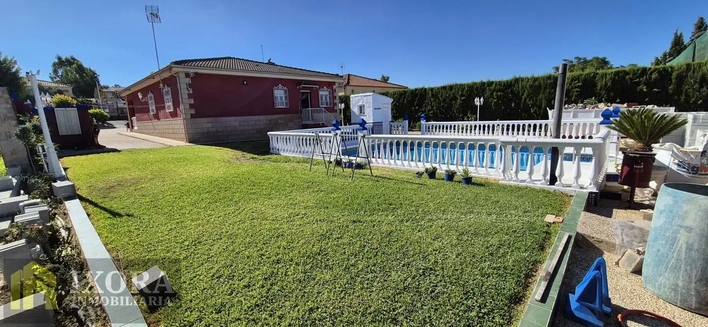House with pool for sale in Diseminado Huertos San Roque, imagen 2