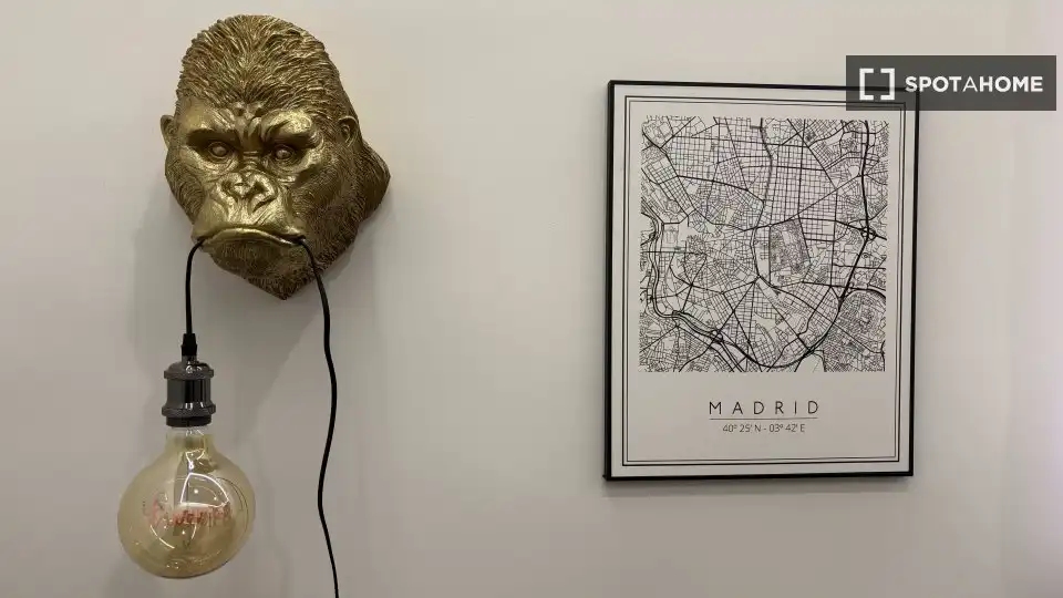 Außenansicht von Wohnungen zur untervermieten in Madrid mit Klimaanlage, Heizung und Terrasse