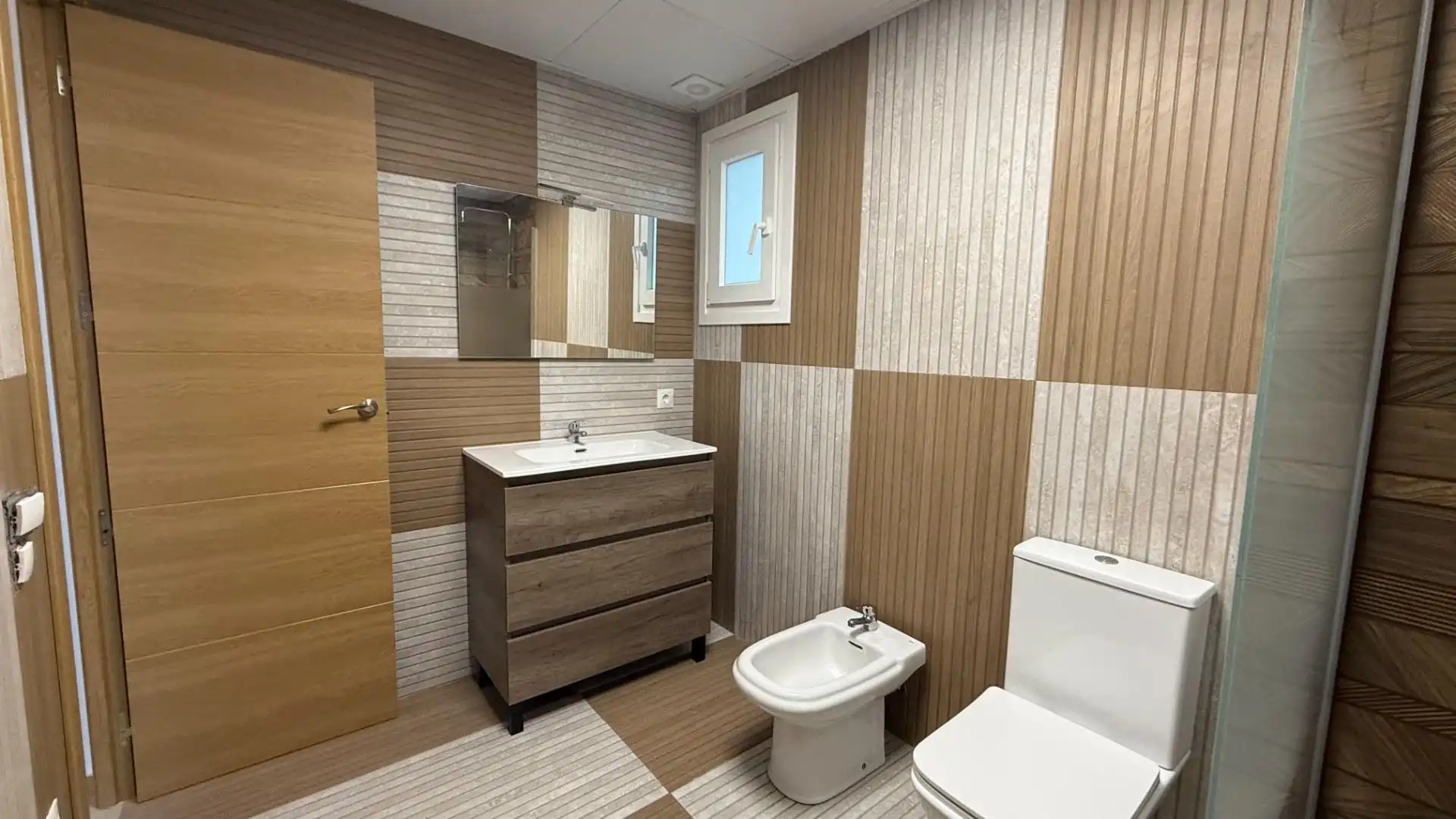 Bathroom of Flat for sale in Deltebre  with Air Conditioner, Heating and Terrace