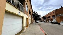 Vista exterior de Casa adosada en venda en Sabadell amb Aire condicionat, Terrassa i Balcó