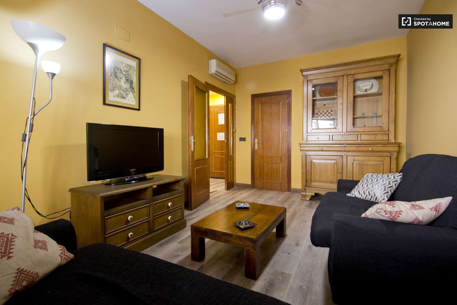 Living room of Apartment to share in  Madrid Capital  with Heating and Terrace