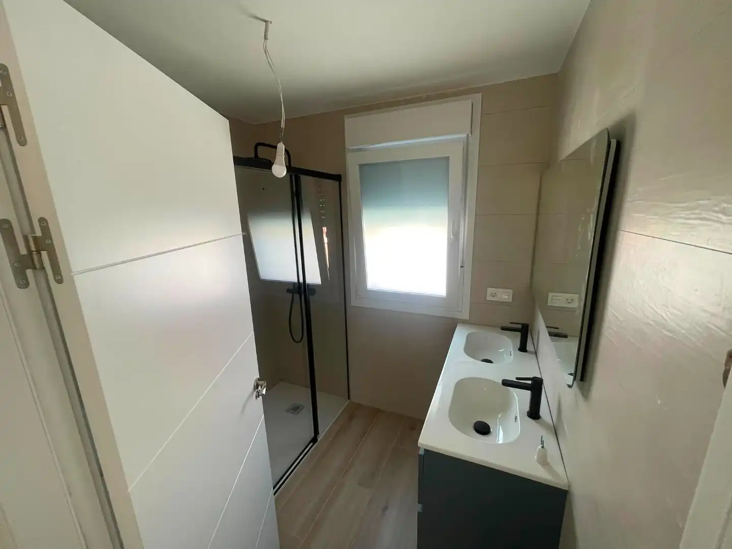 Bany de Casa adosada en venda en Villagonzalo Pedernales amb Calefacció i Jardí privat