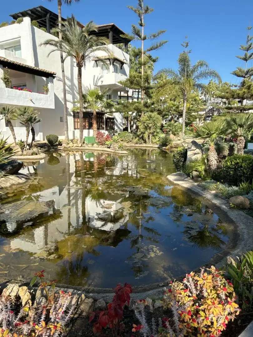 Vista exterior de Apartamento en venta en Marbella con Calefacción, Terraza y Trastero