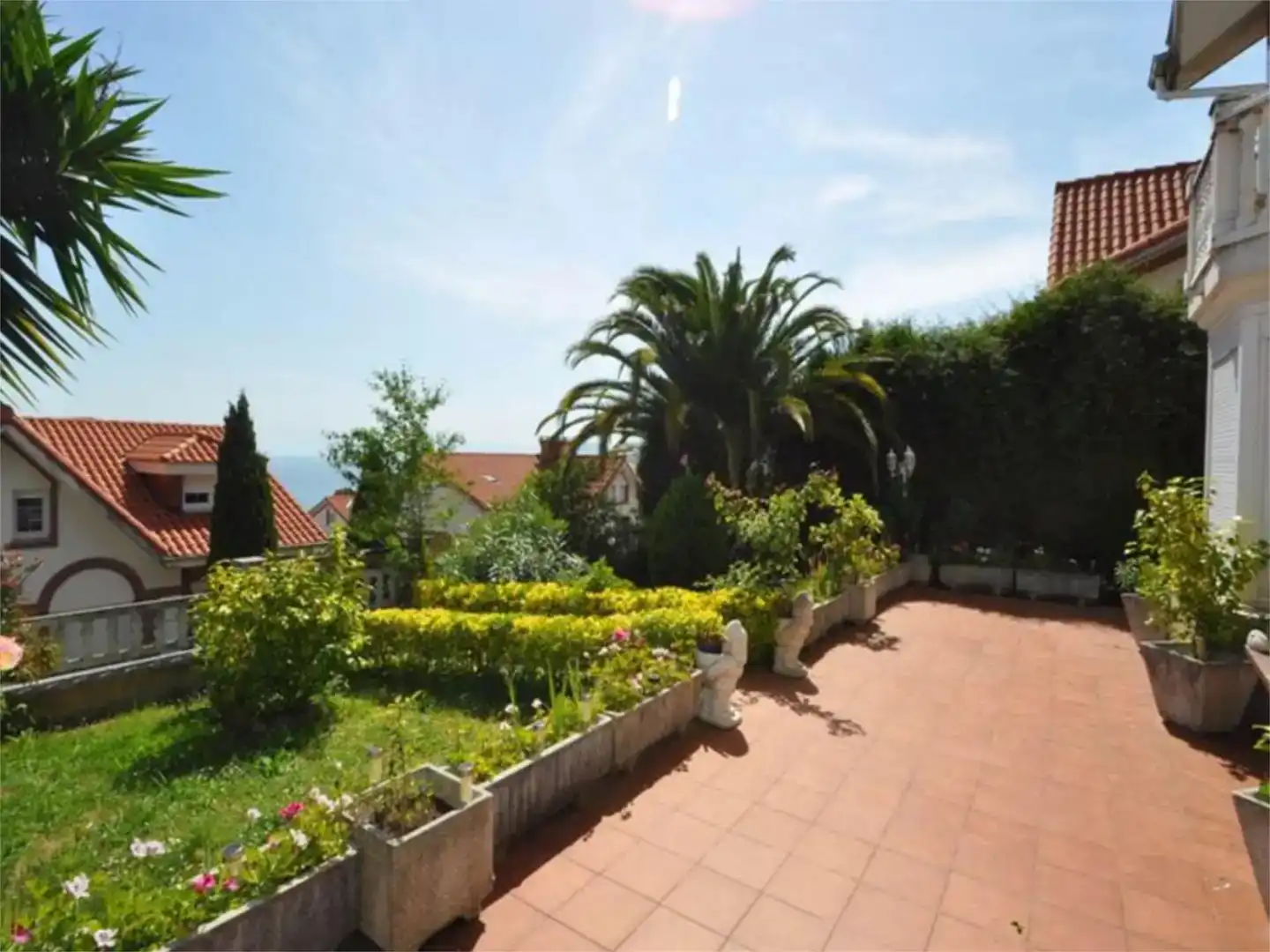 Garten von Wohnung zum Verkauf in Castro-Urdiales mit Privatgarten, Schwimmbad und Möbliert