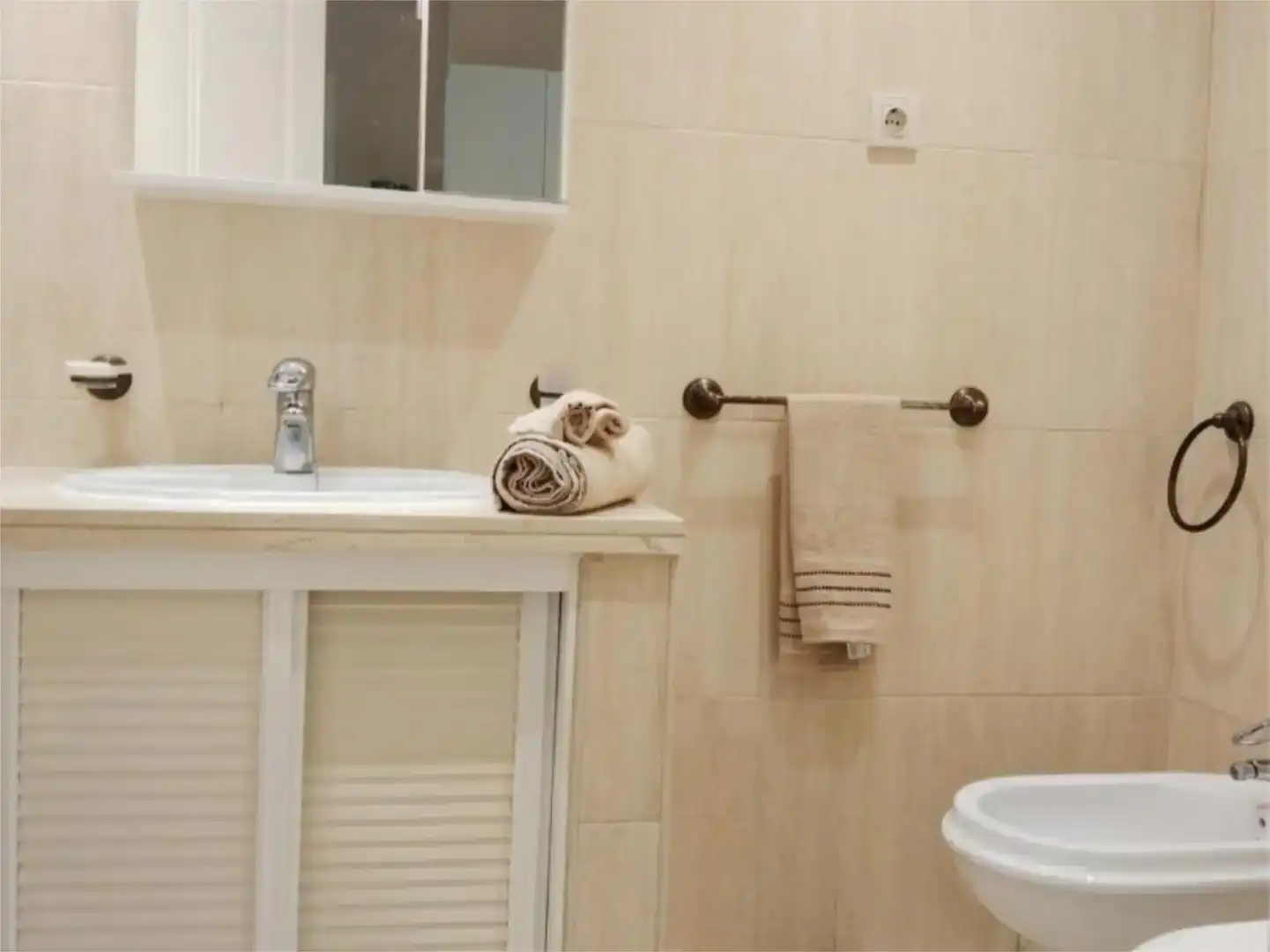 Badezimmer von Dachboden zur Miete in Torremolinos mit Klimaanlage, Privatgarten und Schwimmbad