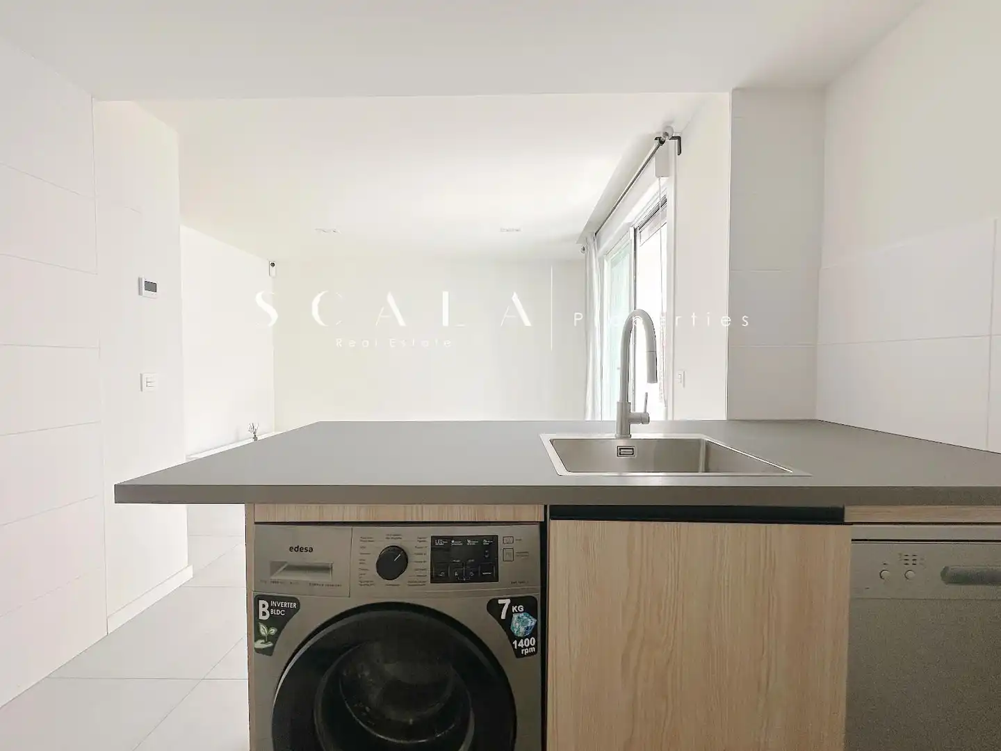Kitchen of Flat for rent in Madrid  with Air Conditioner, Heating and Terrace