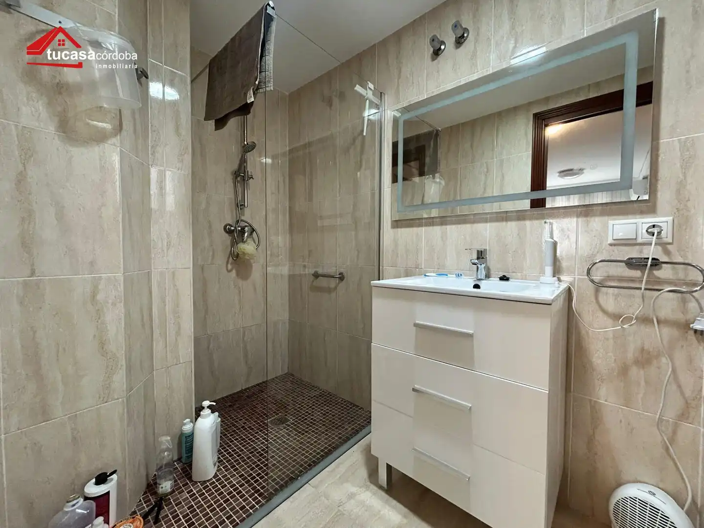 Bathroom of Flat for sale in Córdoba  with Air Conditioner