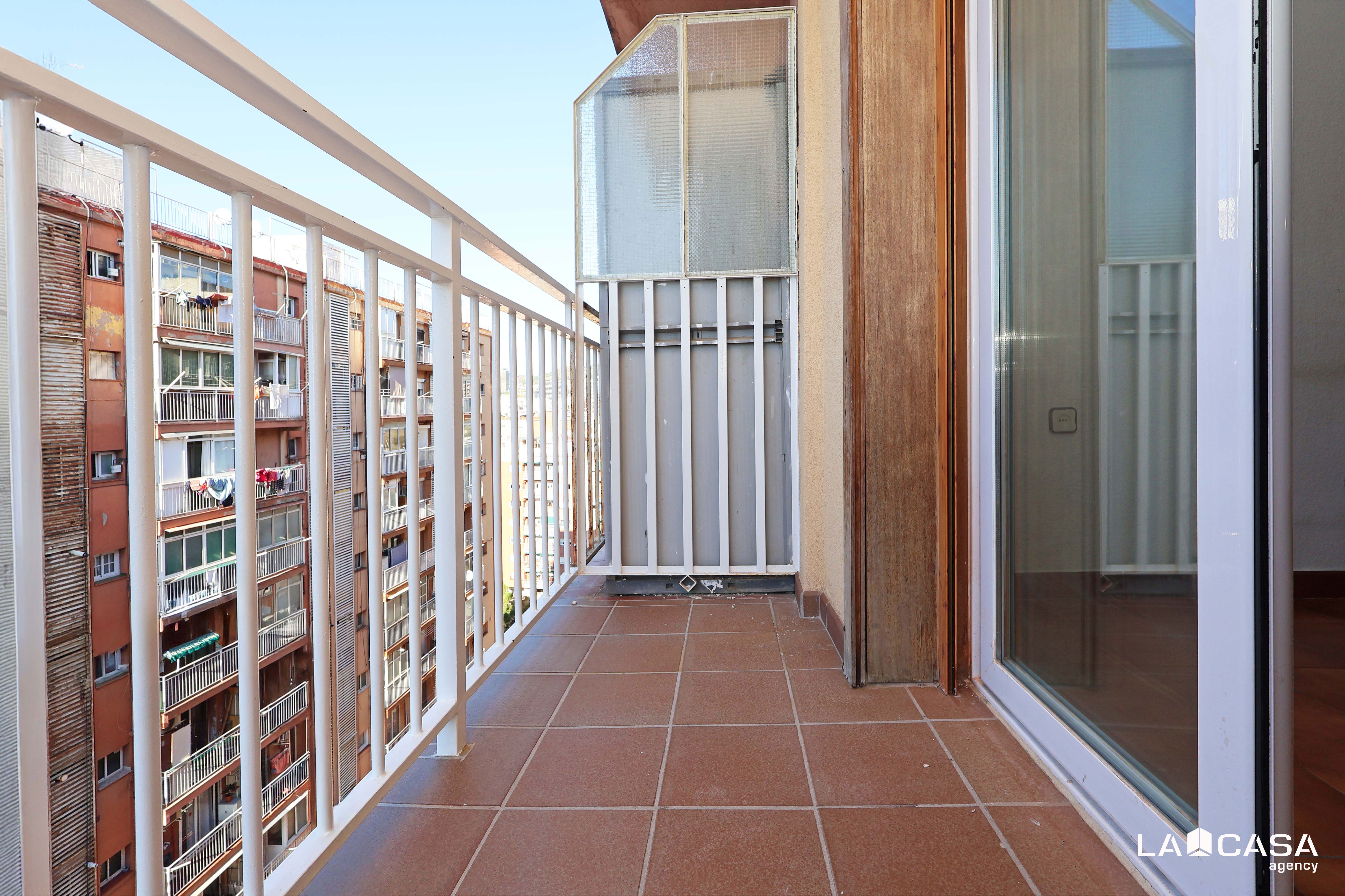 Balcony of Flat for sale in L'Hospitalet de Llobregat  with Balcony