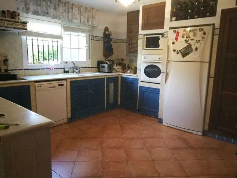 Cuina de Casa o xalet en venda en Córdoba amb Aire condicionat, Calefacció i Jardí privat