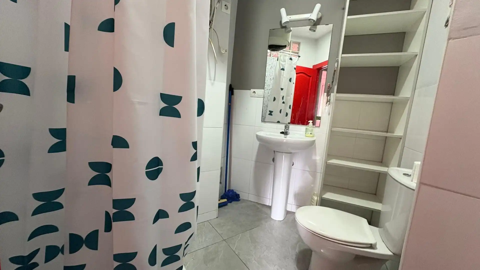Badezimmer von Wohnung zur Miete in Málaga mit Klimaanlage und Möbliert