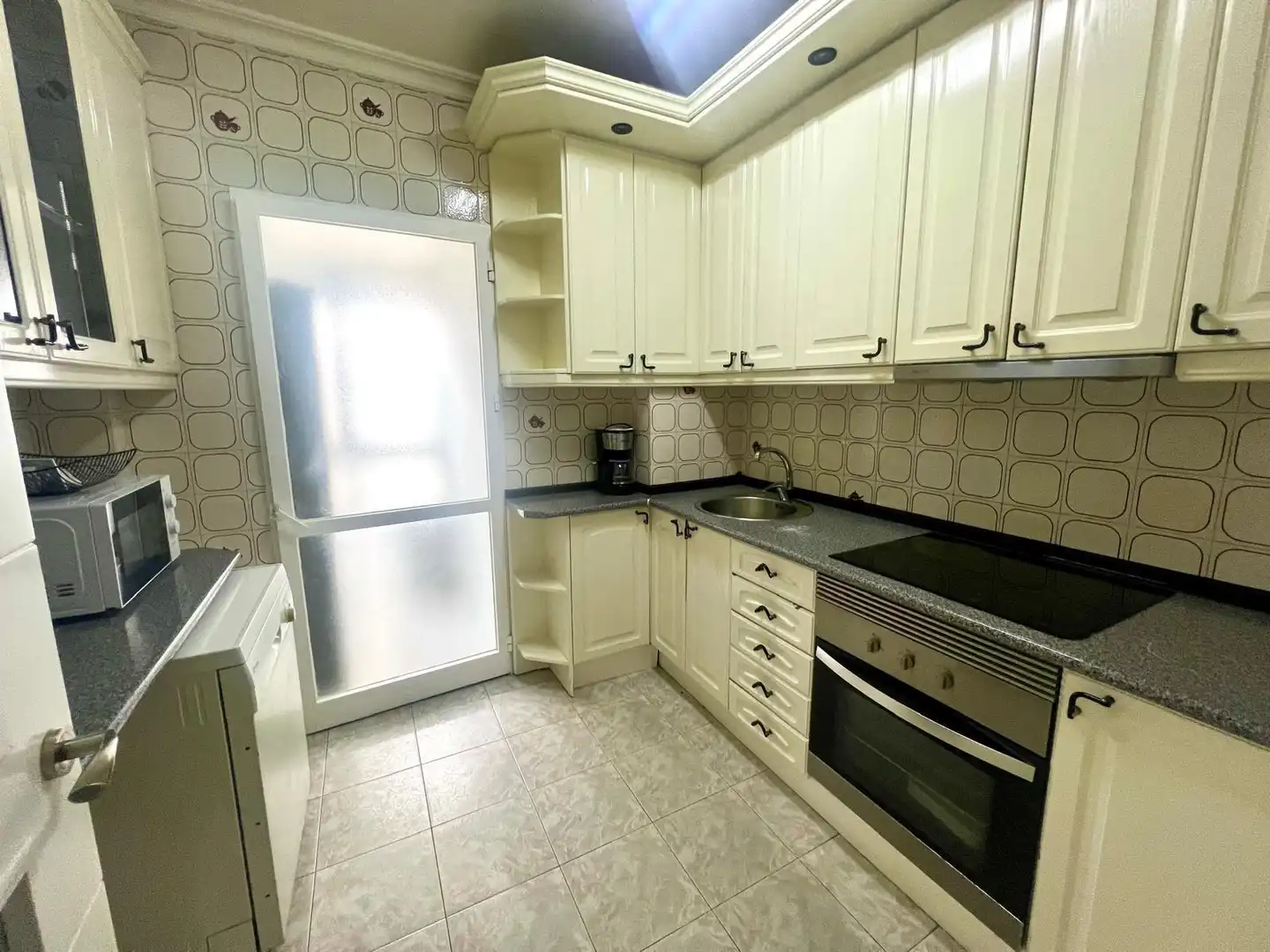 Kitchen of Flat for rent in Plasencia  with Air Conditioner and Furnished