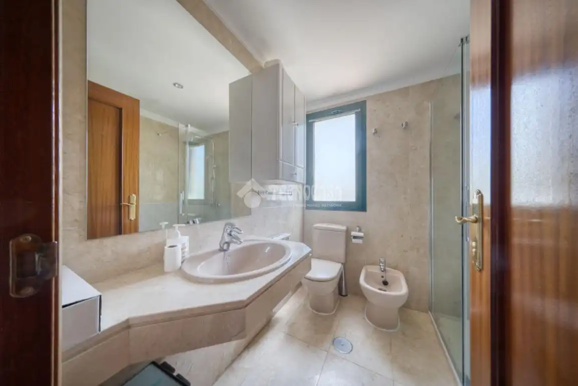 Bathroom of Flat for rent in Valladolid  with Heating and Community pool