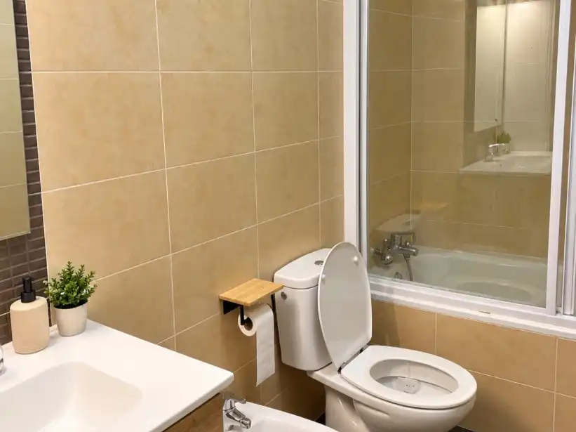Bany de Pis en venda en Pantoja amb Aire condicionat i Balcó