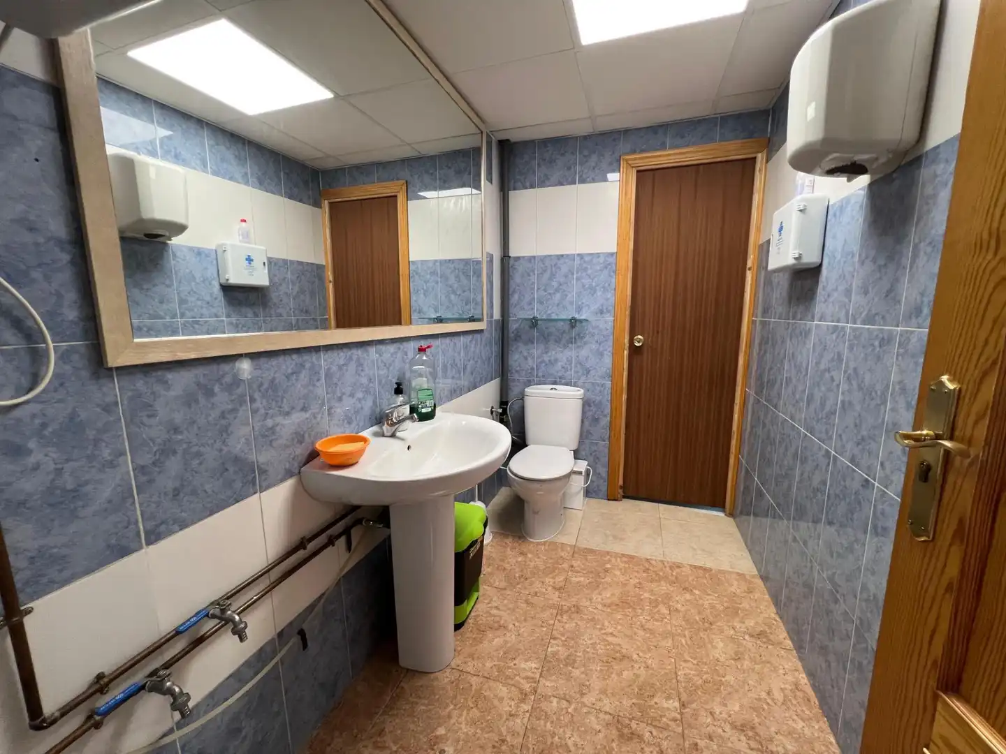 Bathroom of Commercial properties for sale in Maracena  with Air Conditioner and Furnished