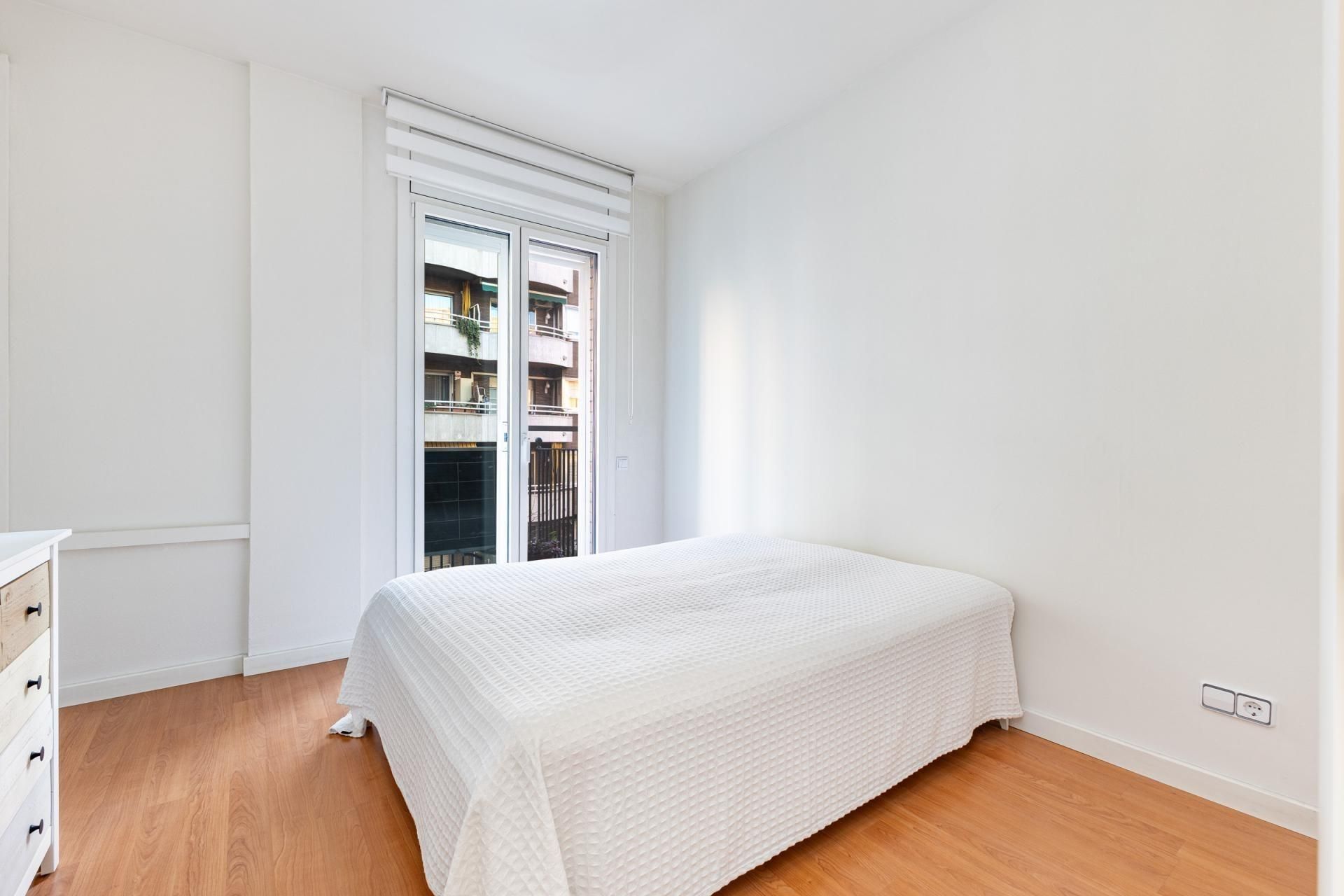 Dormitori de Pis en venda en  Barcelona Capital amb Aire condicionat i Balcó