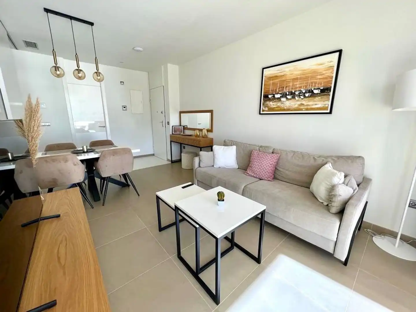 Sala d'estar de Casa o xalet de lloguer en Benidorm amb Aire condicionat, Jardí privat i Moblat