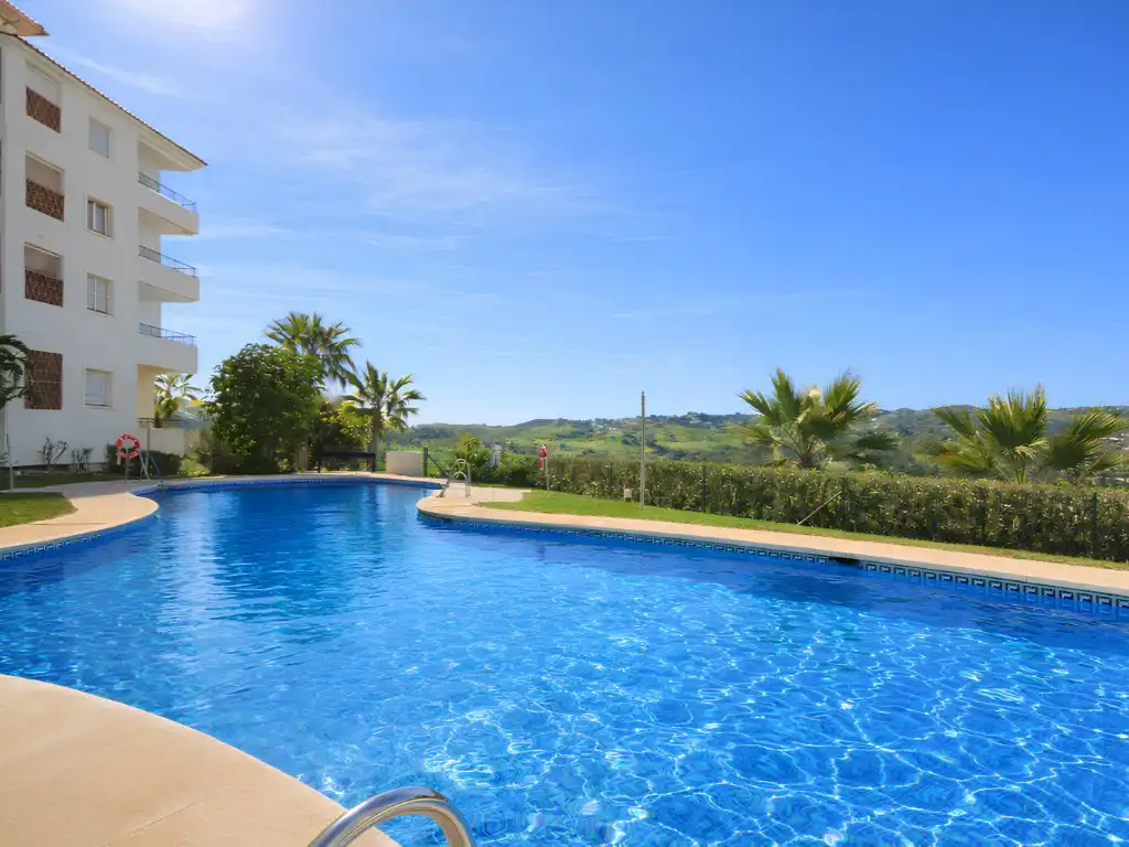 Schwimmbecken von Wohnung zum Verkauf in Mijas mit Klimaanlage, Heizung und Privatgarten