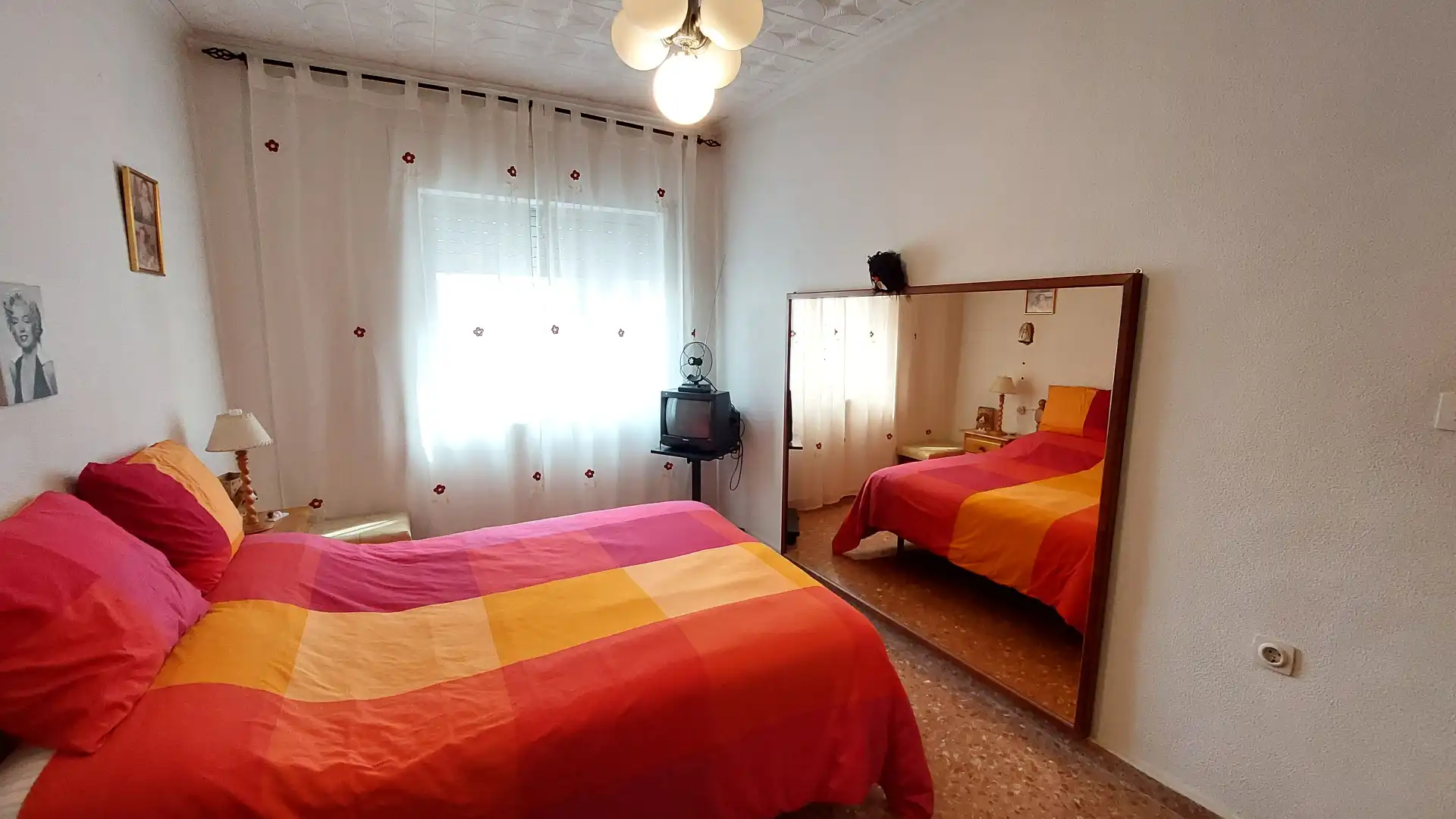 Habitación de Casa adosada en venta en Murcia con Terraza, Amueblado y Alarma