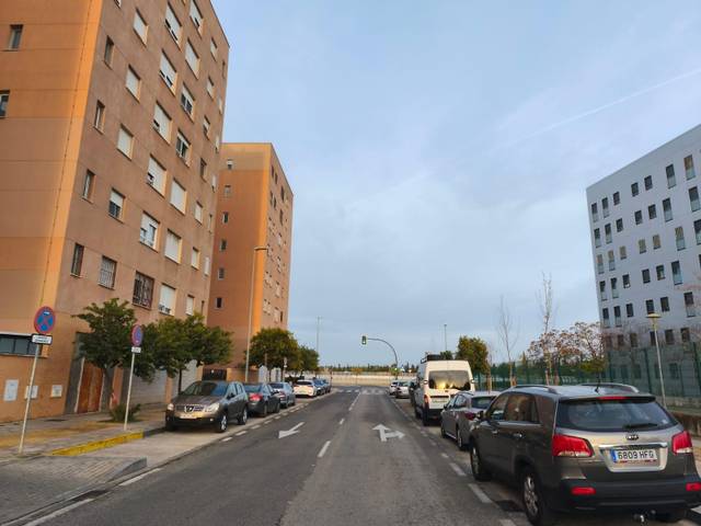 Piso en Venta en Calle Calle Profesor Faustino Gutiérrez Alviz y Ar en Colores -  Entreparques