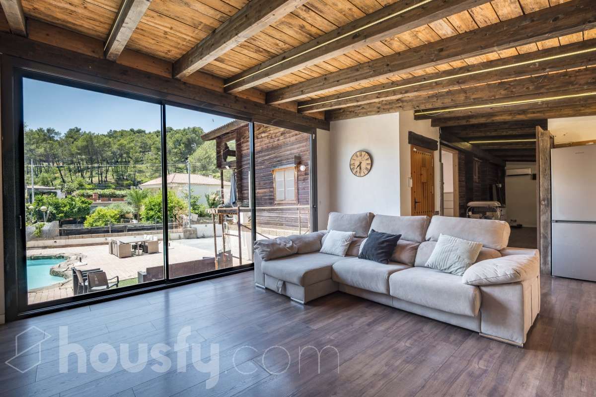 Living room of House or chalet for sale in Olivella  with Air Conditioner, Private garden and Parquet flooring