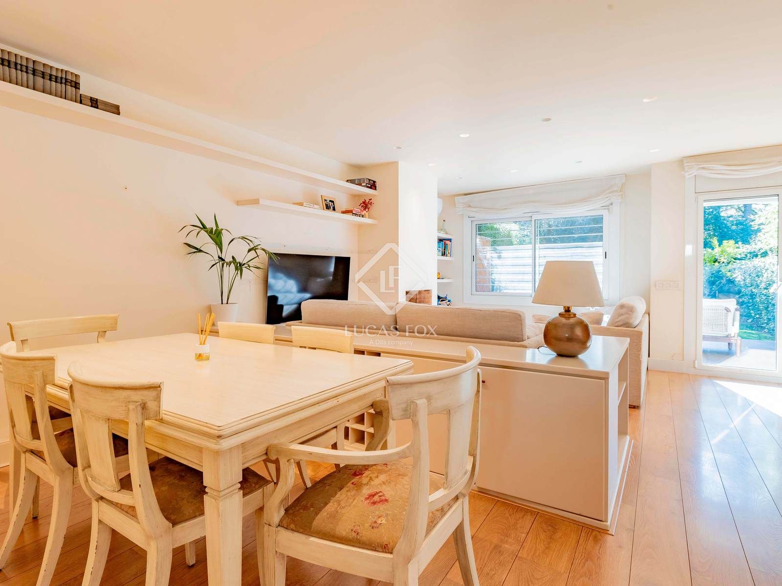 Vista exterior de Casa o xalet en venda en Sant Cugat del Vallès amb Aire condicionat, Calefacció i Jardí privat