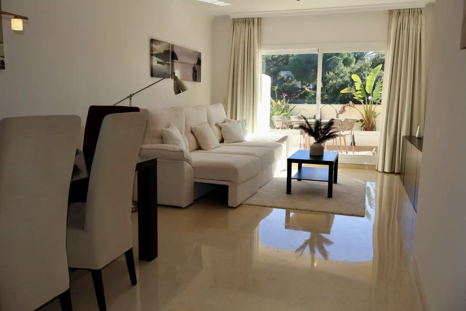 Sala d'estar de Àtic de lloguer en Marbella amb Aire condicionat, Calefacció i Terrassa