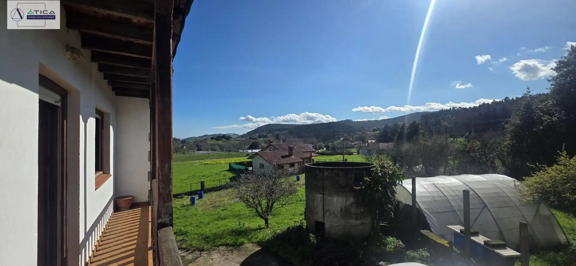 Vista exterior de Finca rústica en venda en Bárcena de Cicero amb Jardí privat i Moblat