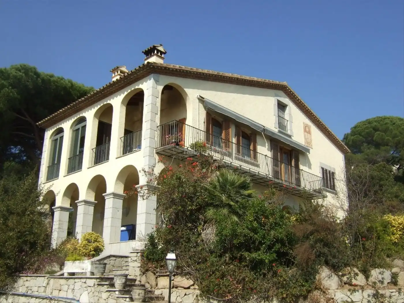 Vista exterior de Casa o xalet en venda en Mataró amb Calefacció, Jardí privat i Terrassa