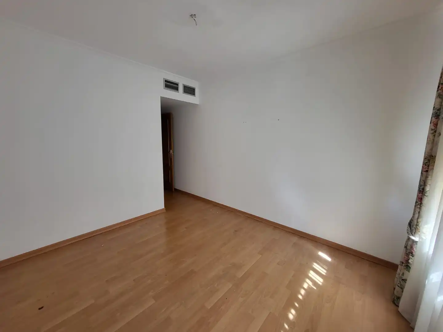 Schlafzimmer von Wohnung zur Miete in Badajoz mit Klimaanlage und Heizung