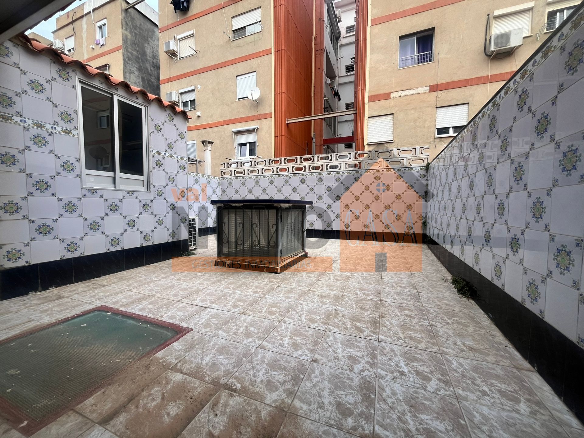 Terrace of Single-family semi-detached for sale in Silla  with Storage room