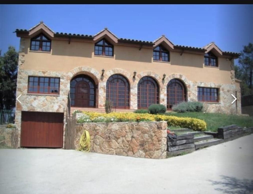 Vista exterior de Finca rústica en venda en Montcada i Reixac amb Jardí privat i Terrassa