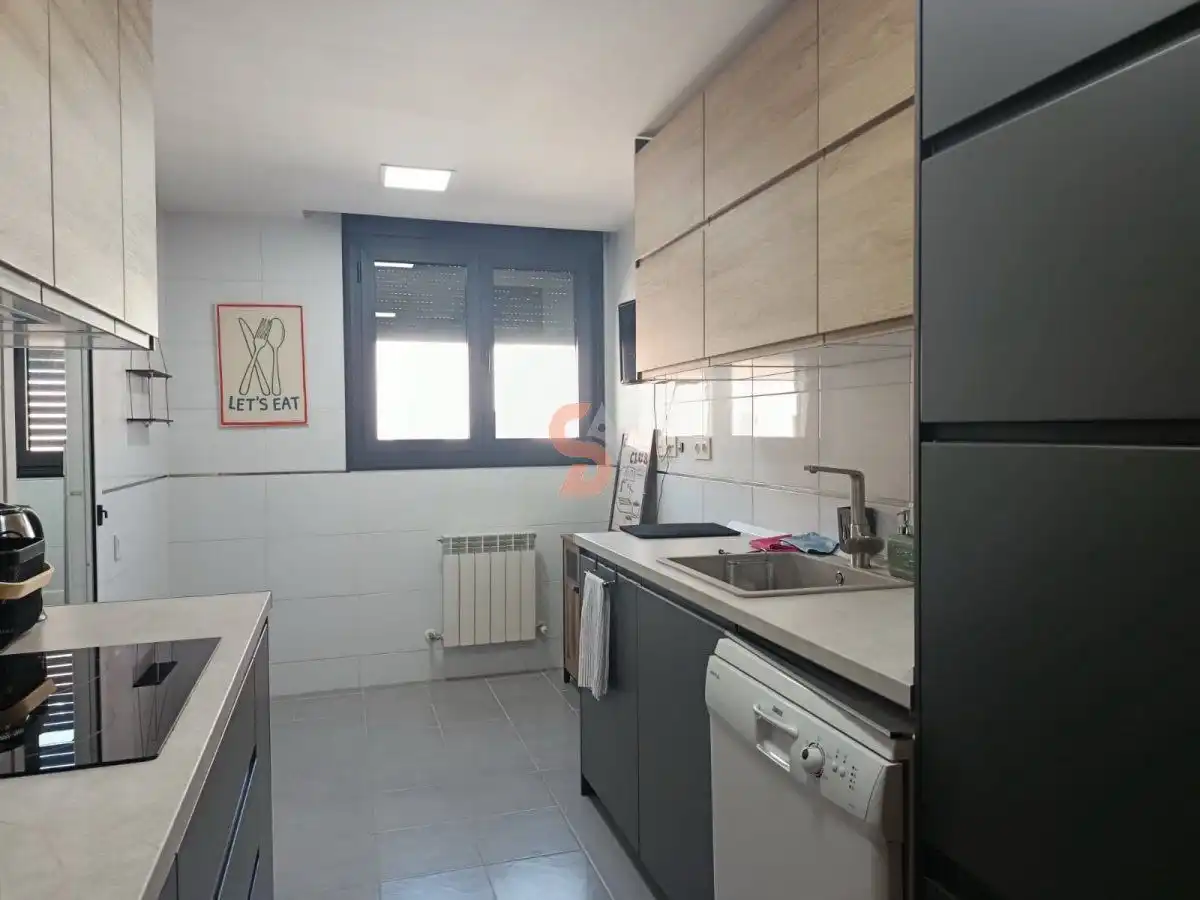 Cuina de Pis en venda en Arroyo de la Encomienda amb Calefacció, Terrassa i Traster
