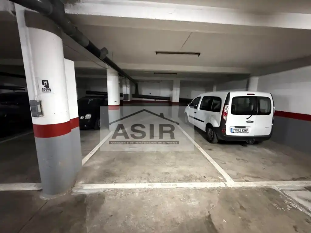 Parkplatz von Garage zum Verkauf in Alzira