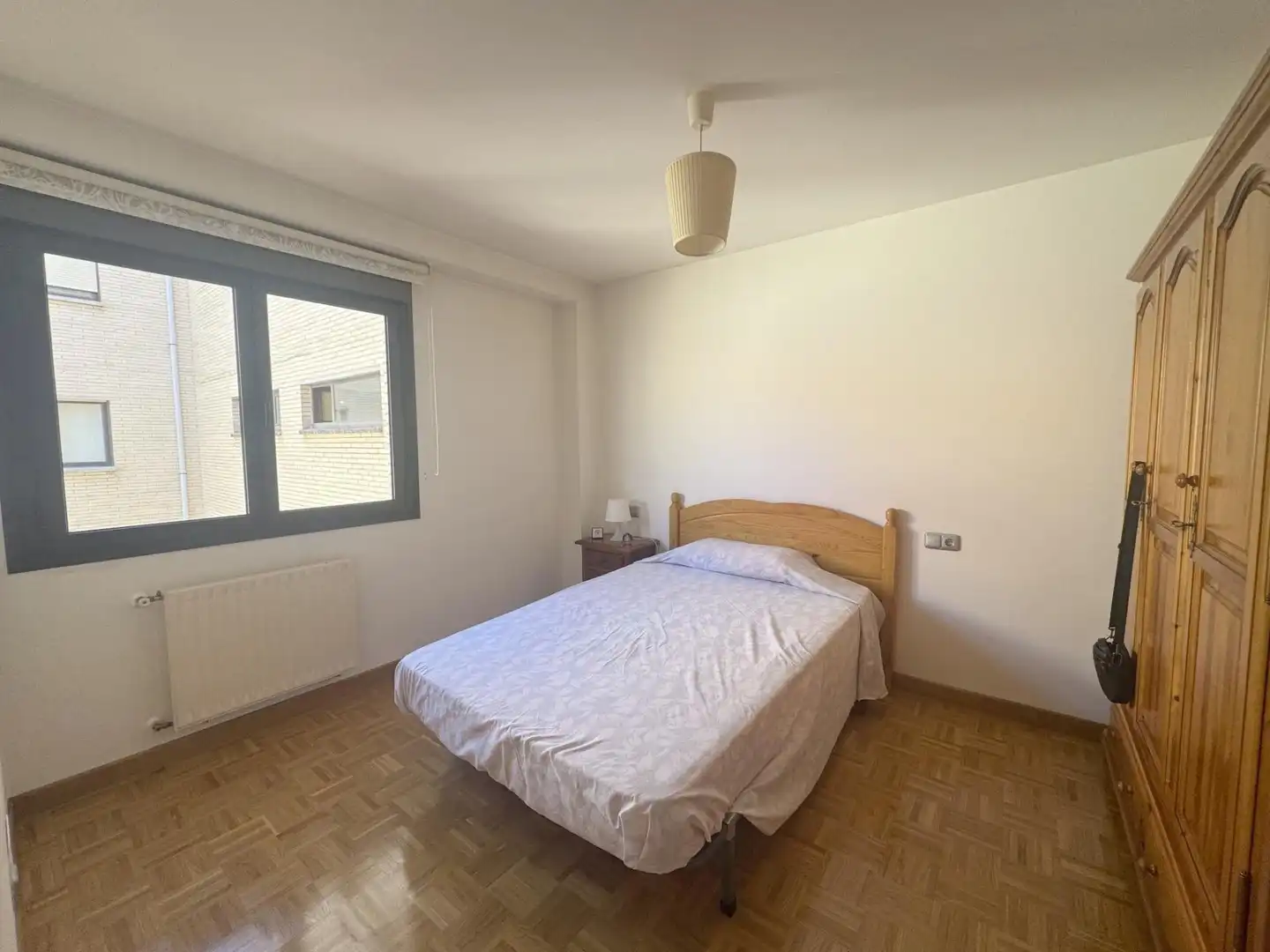 Bedroom of Apartments for sale in Oviedo 