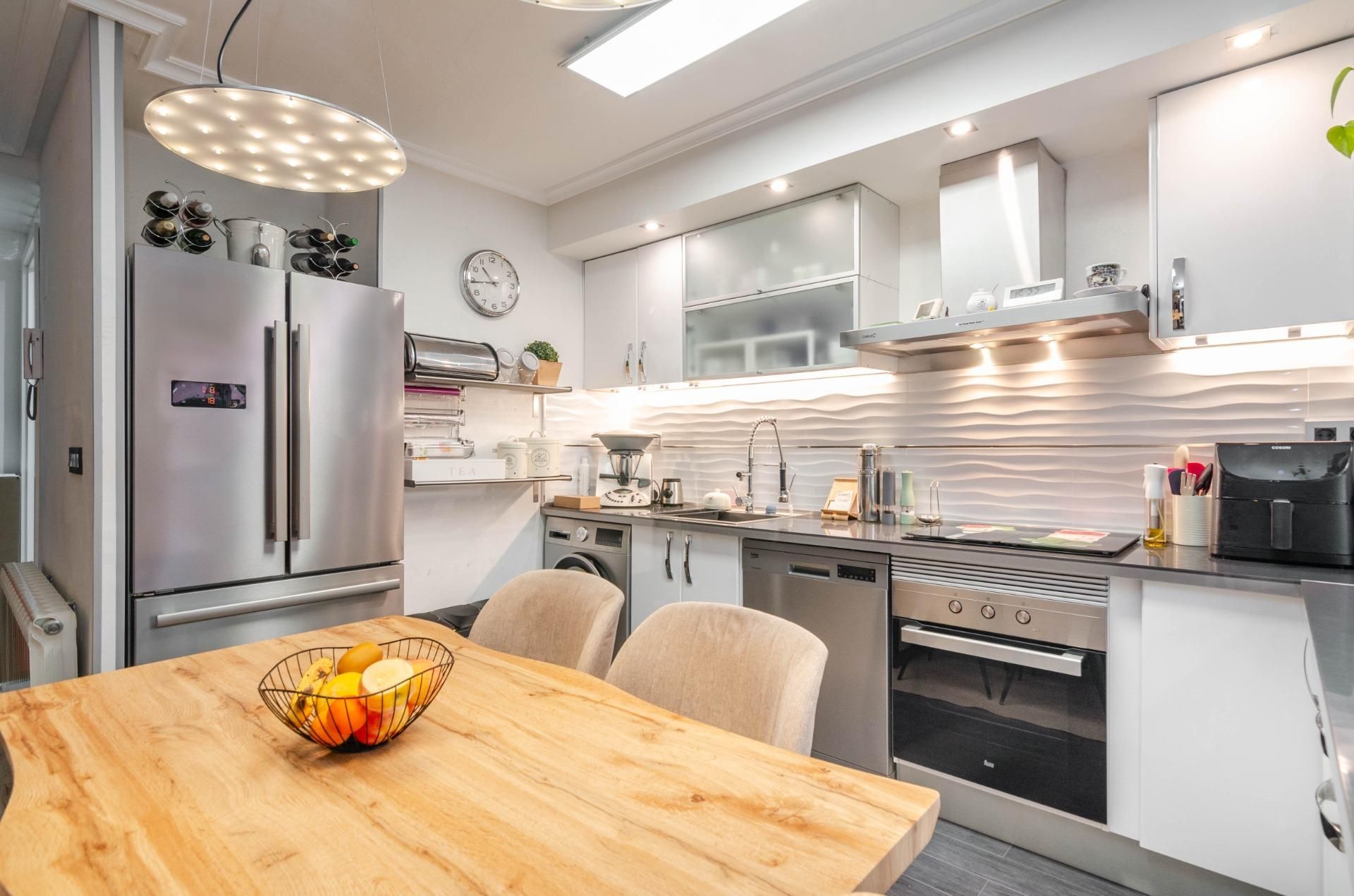 Kitchen of Flat for sale in Oviedo   with Terrace and Balcony