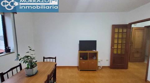 Foto 2 de Piso en venta en Calle Canibelos, Bueu, Pontevedra