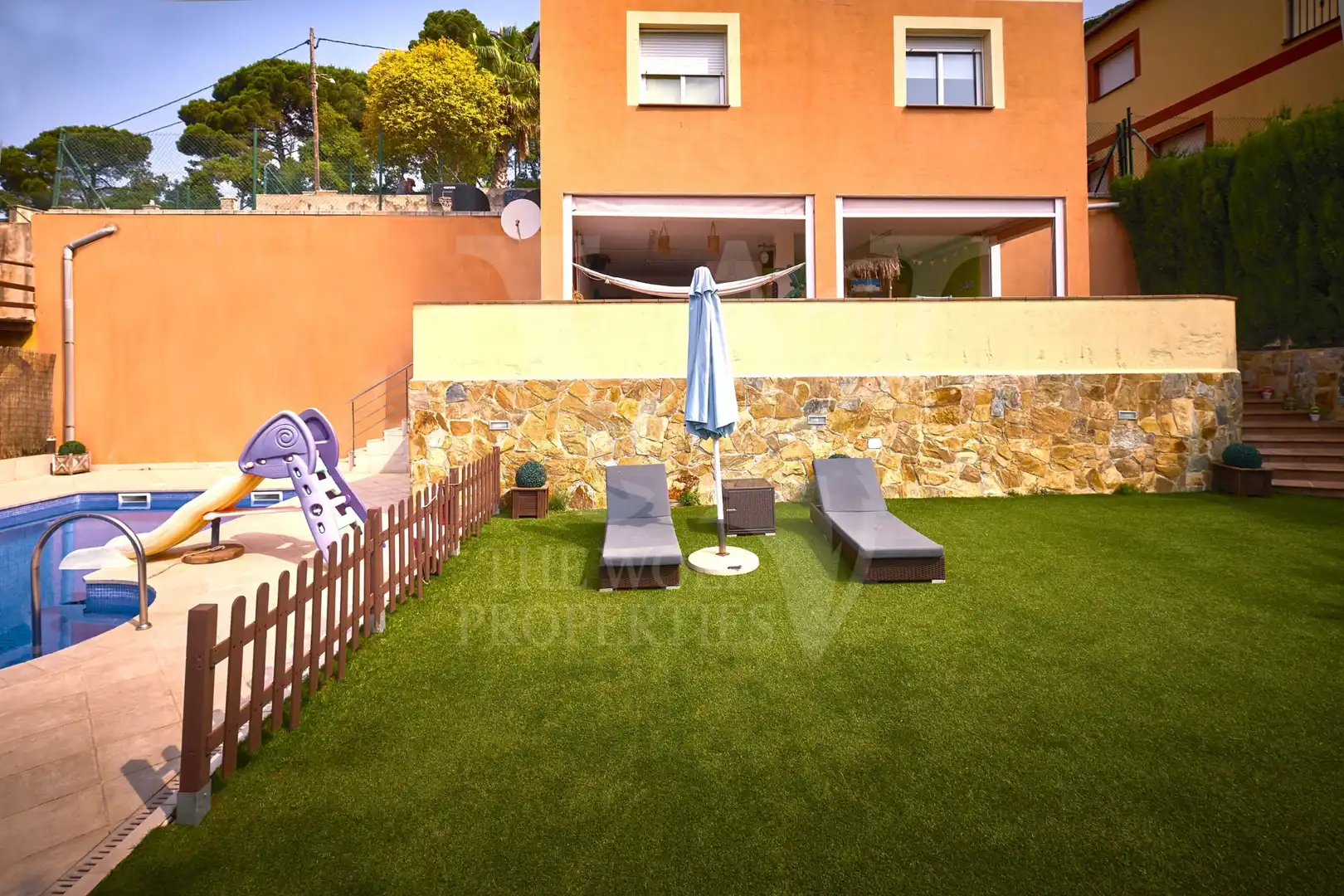 Terrace of Houses for rent in Aiguaviva Parc
