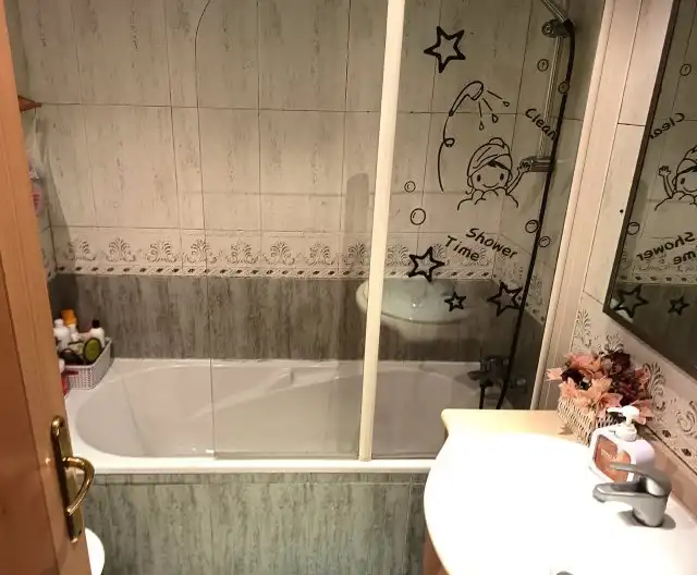 Baño de Piso en venta en Esparreguera con Calefacción, Terraza y Horno