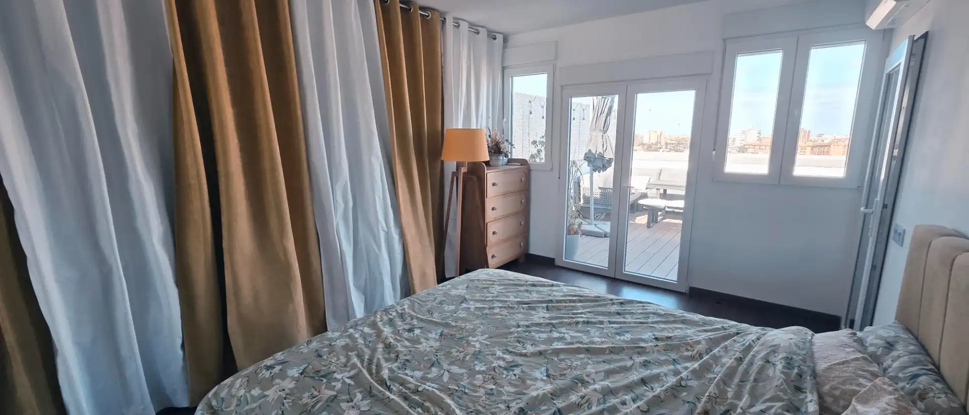Schlafzimmer von Maisonette zum Verkauf in Xirivella mit Klimaanlage, Heizung und Privatgarten