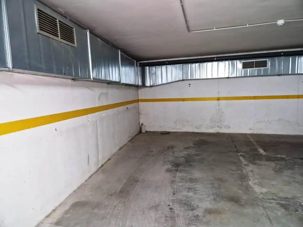 Aparcament de Pis en venda en Tamarite de Litera amb Calefacció, Terrassa i Balcó