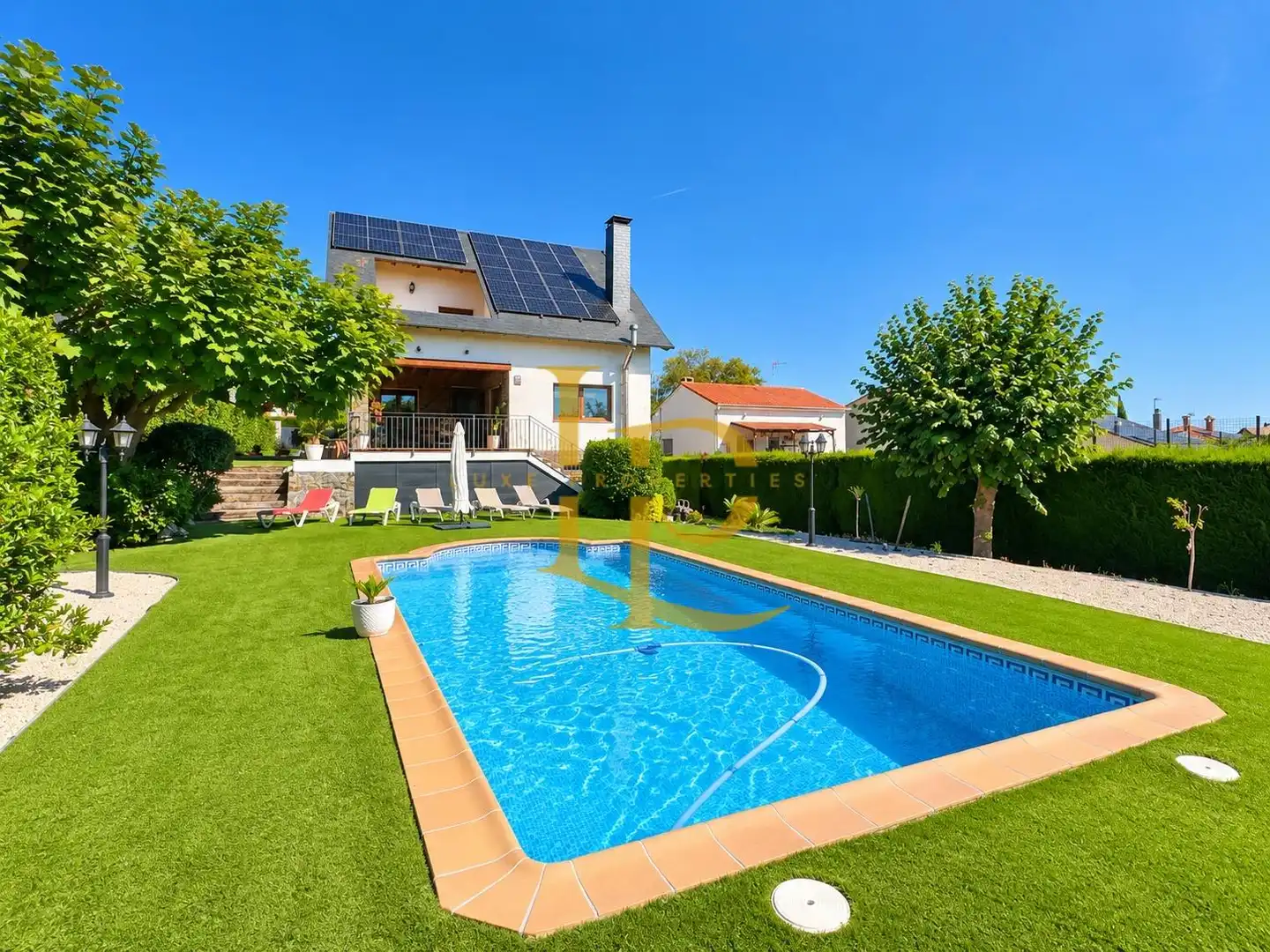 Casa con piscina en venta en Carrer Ametllers, imagen 8