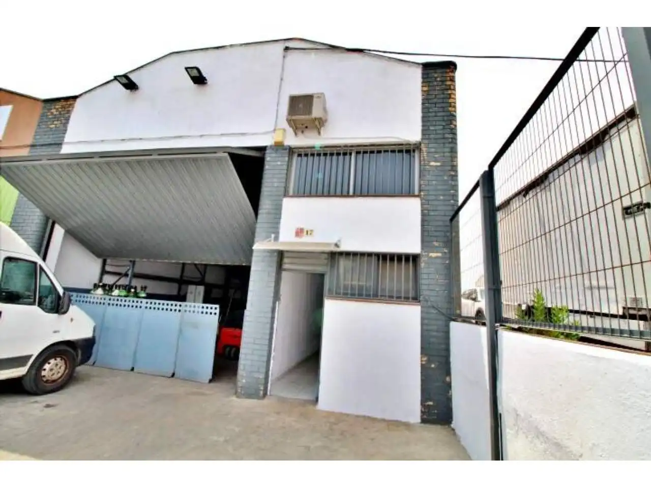 Industrial building for sale in Paseo Sanllehy 15, imagen 3