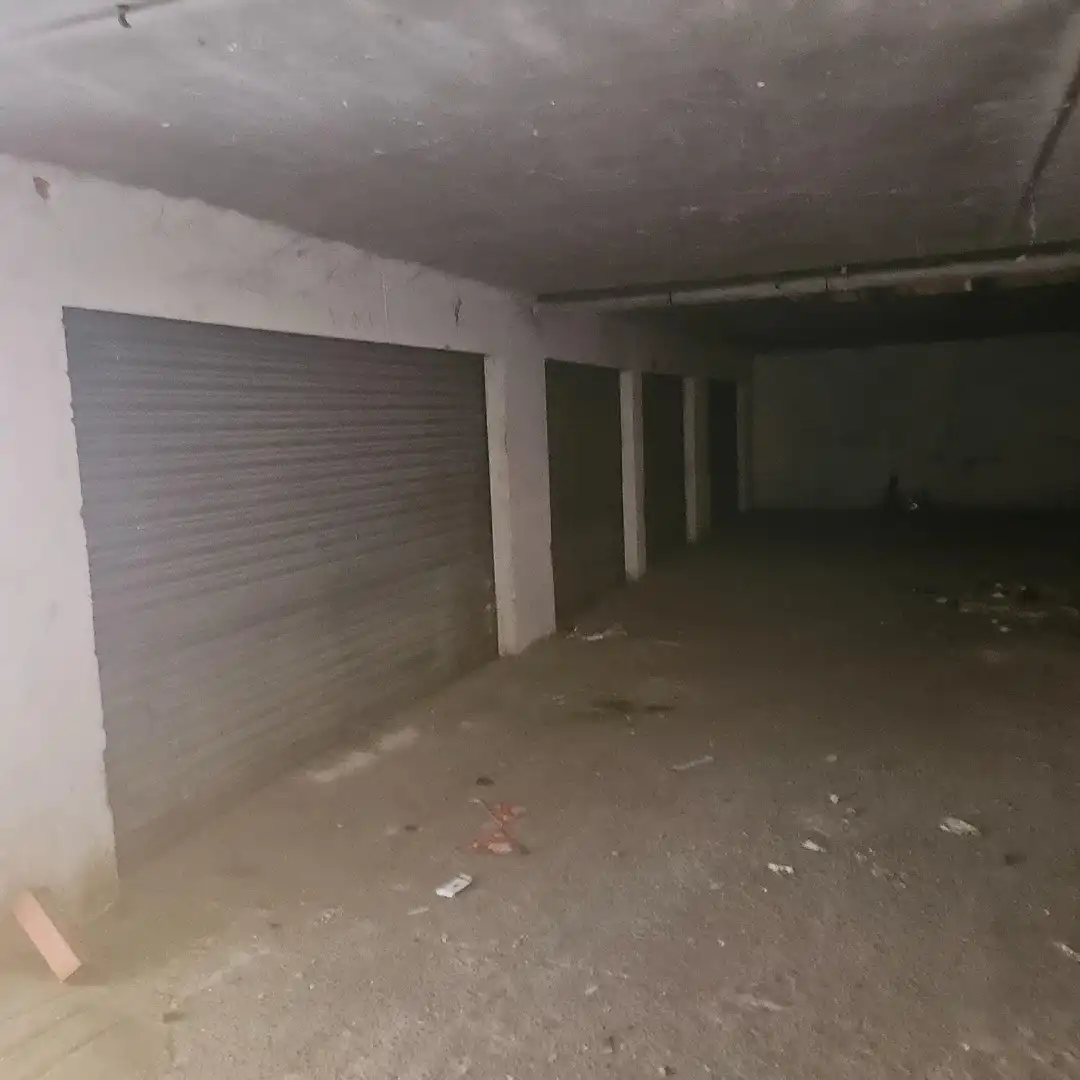 Parkplatz von Garage zum Verkauf in Banyoles