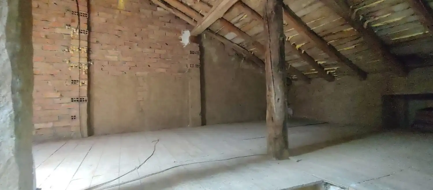 Casa adosada en venda a Escuderos, Campaspero