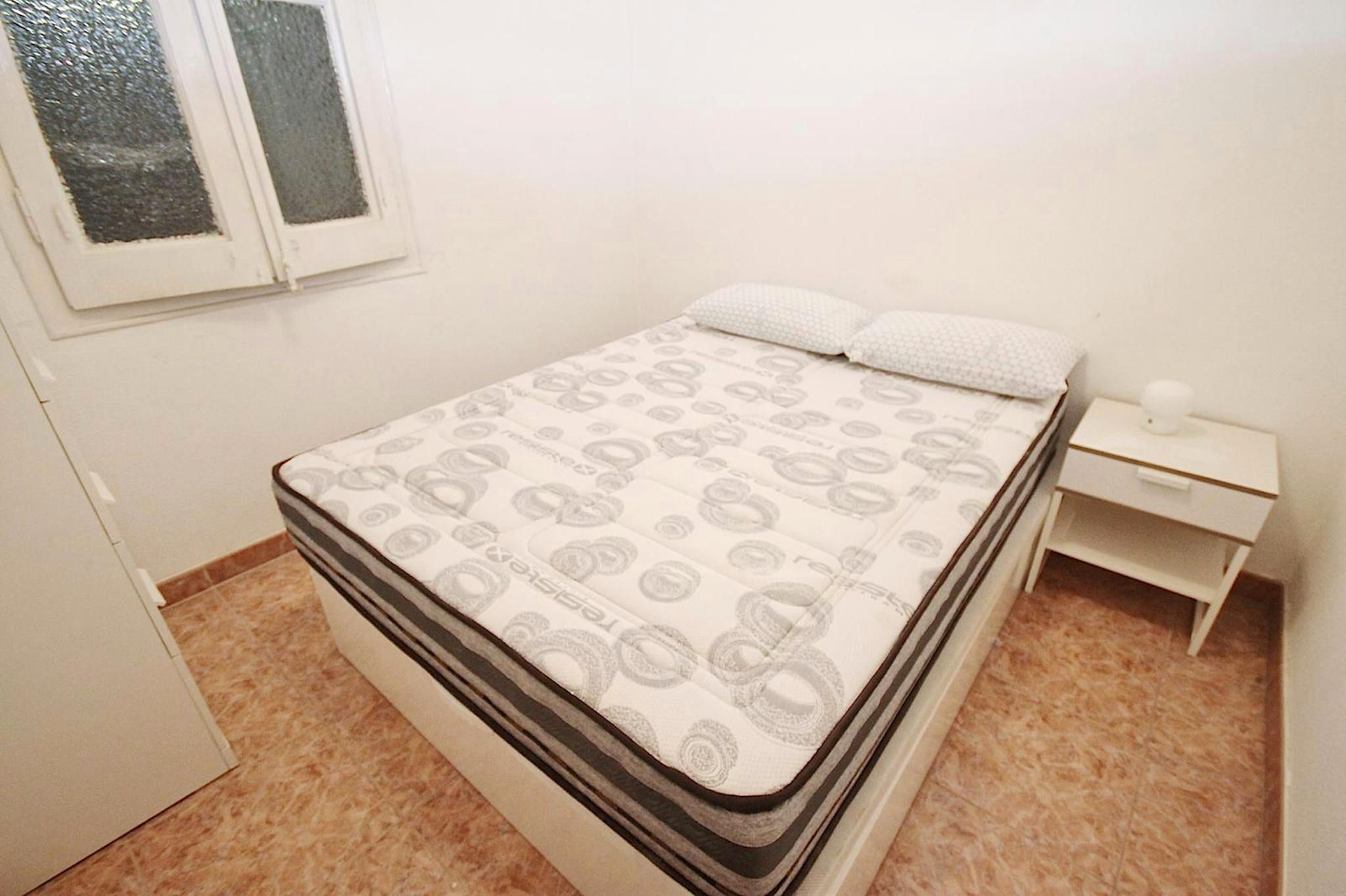 Schlafzimmer von Wohnung zur untervermieten in  Barcelona Capital mit Möbliert, Waschmaschine und Fernseher