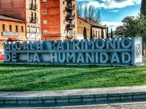 Vista exterior de Edificio en venta en Alcalá de Henares