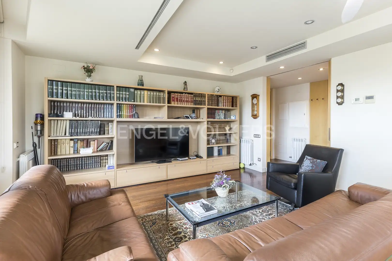 Sala d'estar de Pis en venda en Barcelona amb Calefacció, Parquet i Terrassa