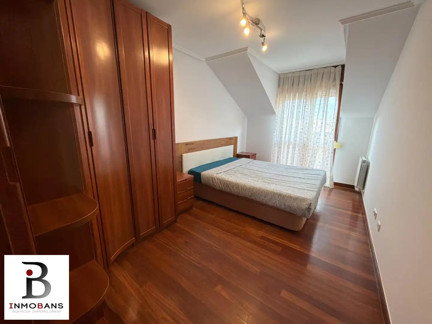 Habitación de Ático en venta en Santoña con Calefacción y Balcón