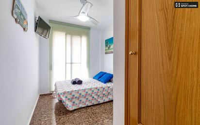 Bedroom of Flat to share in  Valencia Capital  with Air Conditioner and Terrace